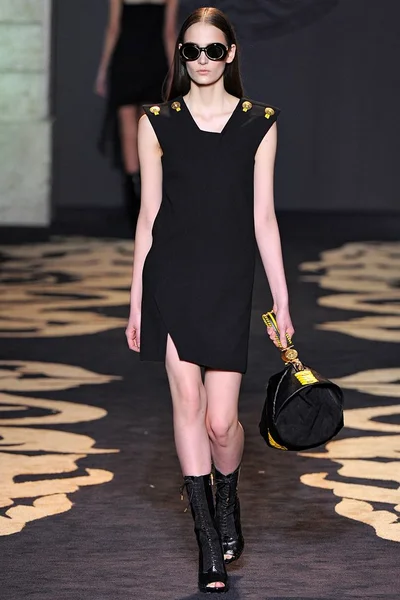 Look 4